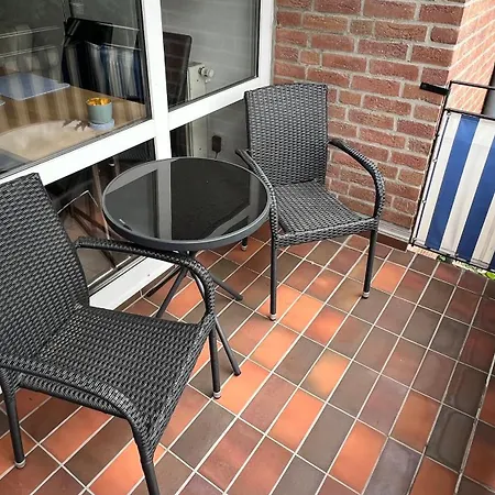 Dampfer 10 - Residenz Hafenblick - Ruft! Laboe