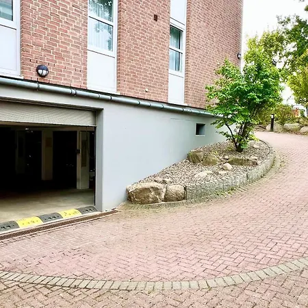 Dampfer 10 - Residenz Hafenblick - Ruft! * Laboe